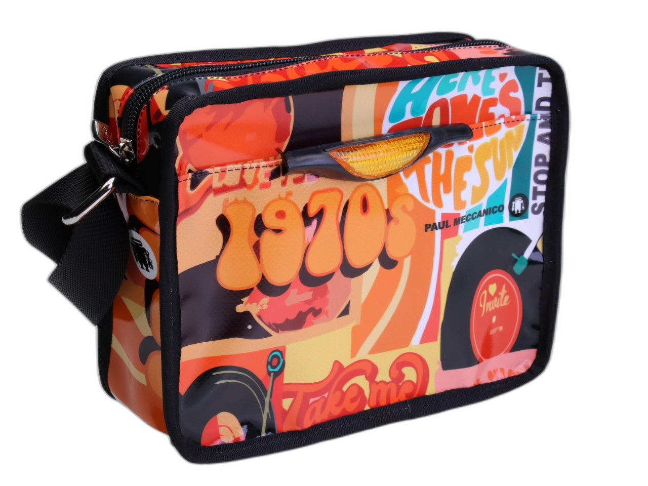 ..GENDERLESS SHOULDER BAG "1970S". MODEL FRIK MADE OF LORRY TARPAULIN.